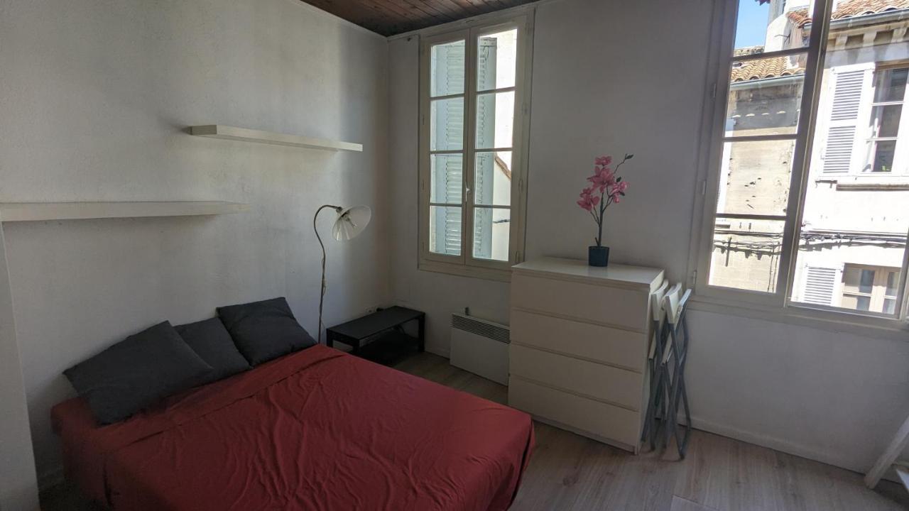 Hypercentre, Place Pie, Residence Amphoux Charmants Appartements Ou Studio Proche De La Gare Parkings Et Palais Des Papes Авиньон Екстериор снимка